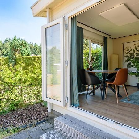 Gezellig Chalet Aan De Veluwse Bosrand بوتِنْ المظهر الخارجي الصورة